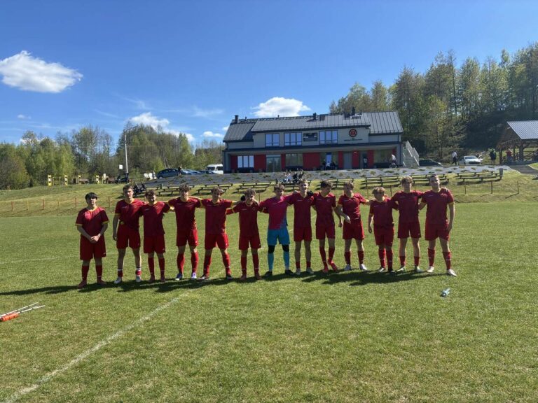 Zwycięstwo juniorów